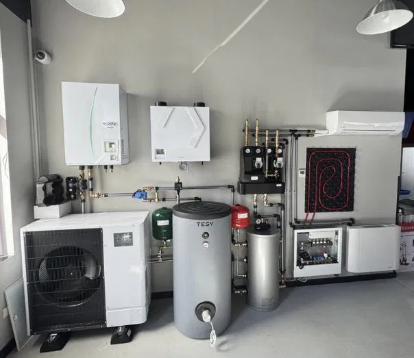 Showroom s dizalicama topline i hidraulikom